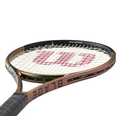 Wilson Blade 104 V8 Tennis Racquet 2 Wilson Blade 104 V8 Tennis Racquet - Image 2